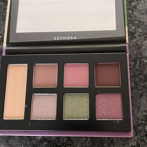 Sephora Destinations Southern Charm Eyeshadow Palette plums, raisins & more - Picture 5 of 7
